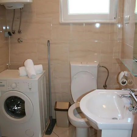 Apartament - 40m From The